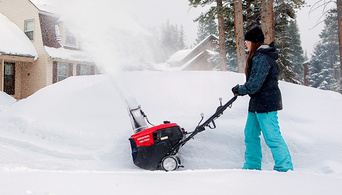 Discover compact, lightweight and easy to handle single stage models. Ideal for city homes, smaller driveways and walkways.